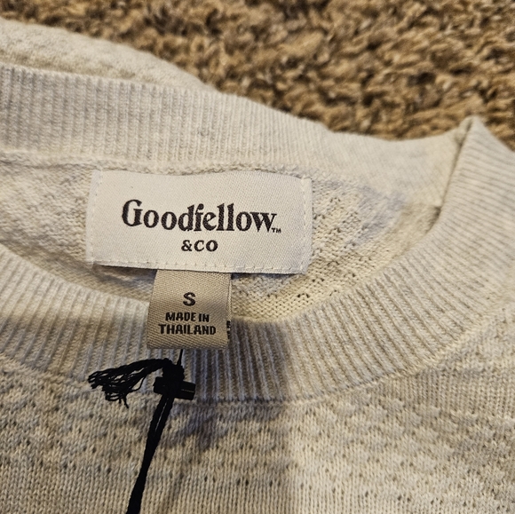 Sweater - Picture 4 of 4